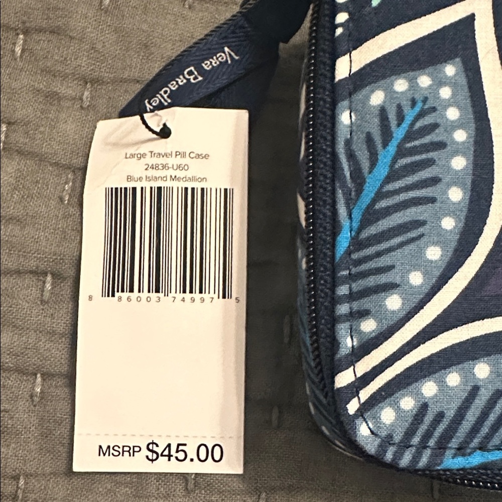 NWT Vera Bradley Blue Island Medallion Large Travel Pill Case - Picture 2 of 6
